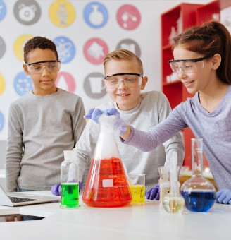 MFV26_Abstr_Banner_Home_03_ChemicalBar_656x680_px.psd